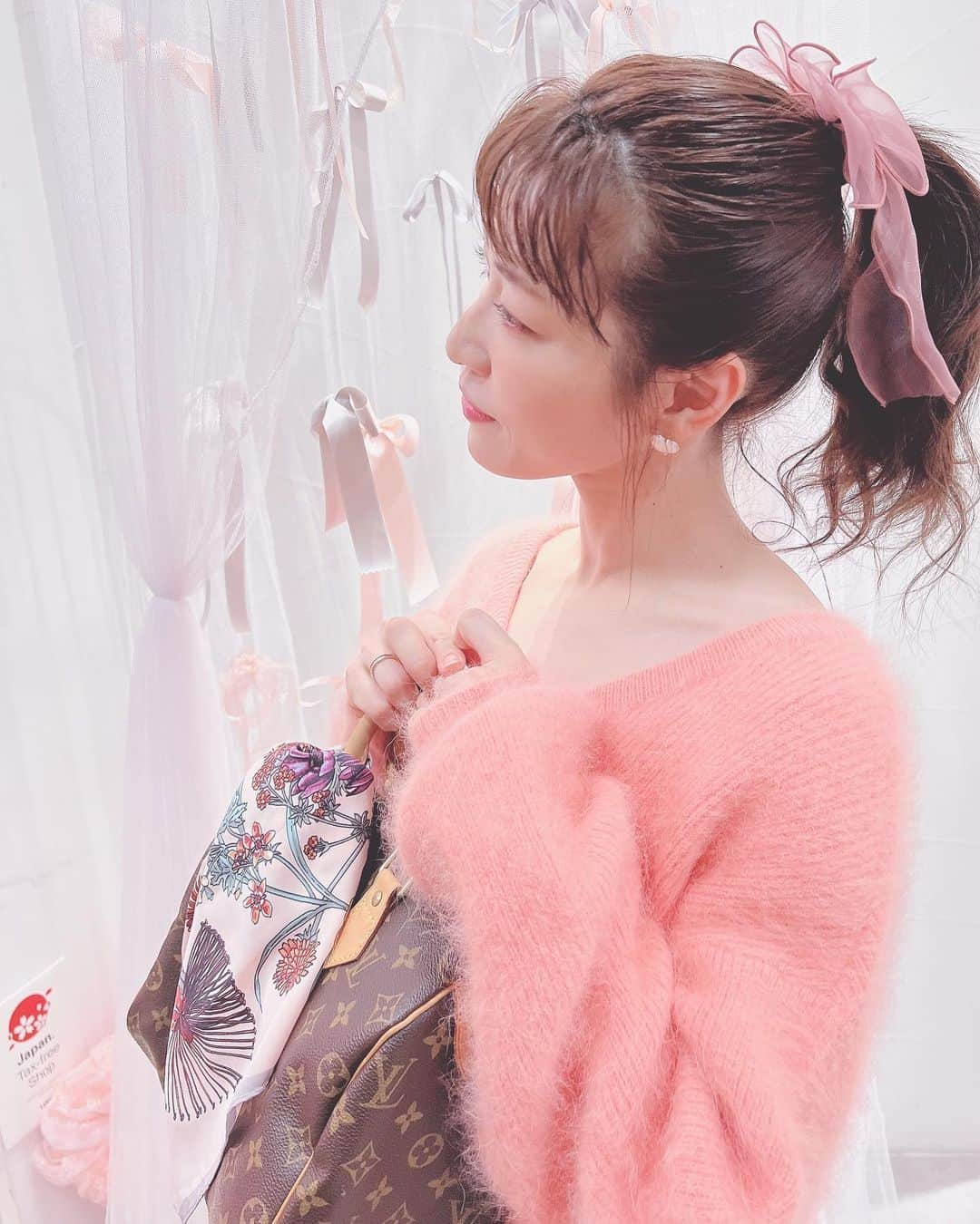 市川まさみさんのインスタグラム写真 - (市川まさみInstagram)「❤︎❤︎  🎀PINK code🎀  ラフォーレ原宿  PRIVATE PARTY に行って来たよ💓  ドレスコードが "PINK" だったので 珍しくPINK多めコーデです♪  普段なかなか着ない服だったから ソワソワしちゃったよね🫣笑  お店や来場者もみんなPINKだらけで 色んなファッションが見れて楽かったぁ✨  #ラフォーレ原宿 #プライベートパーティー #pink #codenate」12月2日 10時45分 - ichii710