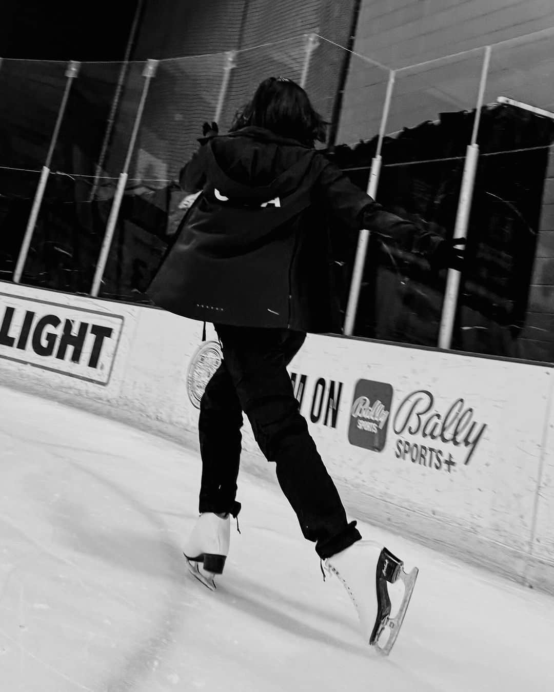 マイア・シブタニさんのインスタグラム写真 - (マイア・シブタニInstagram)「Back at the office and my skates are so clean!! Thank you, @harlickskatingboots. ⛸️🙌❤️」12月2日 10時49分 - maiashibutani