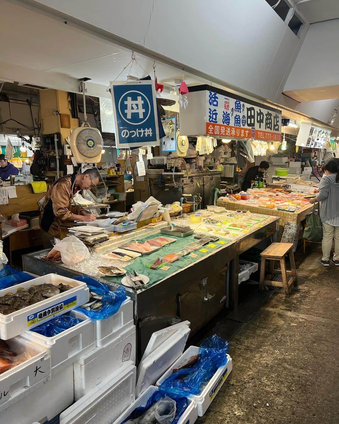 ゆうりちゃんさんのインスタグラム写真 - (ゆうりちゃんInstagram)「初青森県へ🍎 東京から✈️ですぐに到着！  関西に居る時は どうしても九州や中国地方が 多かったからね➰  お魚が美味しくて幸せ♡ 初めての土地は新鮮で楽しかった💓  リンゴは買わなかった🫨  #青森#青森グルメ#天ふじ#のっけ丼」12月2日 11時23分 - yuurichangram