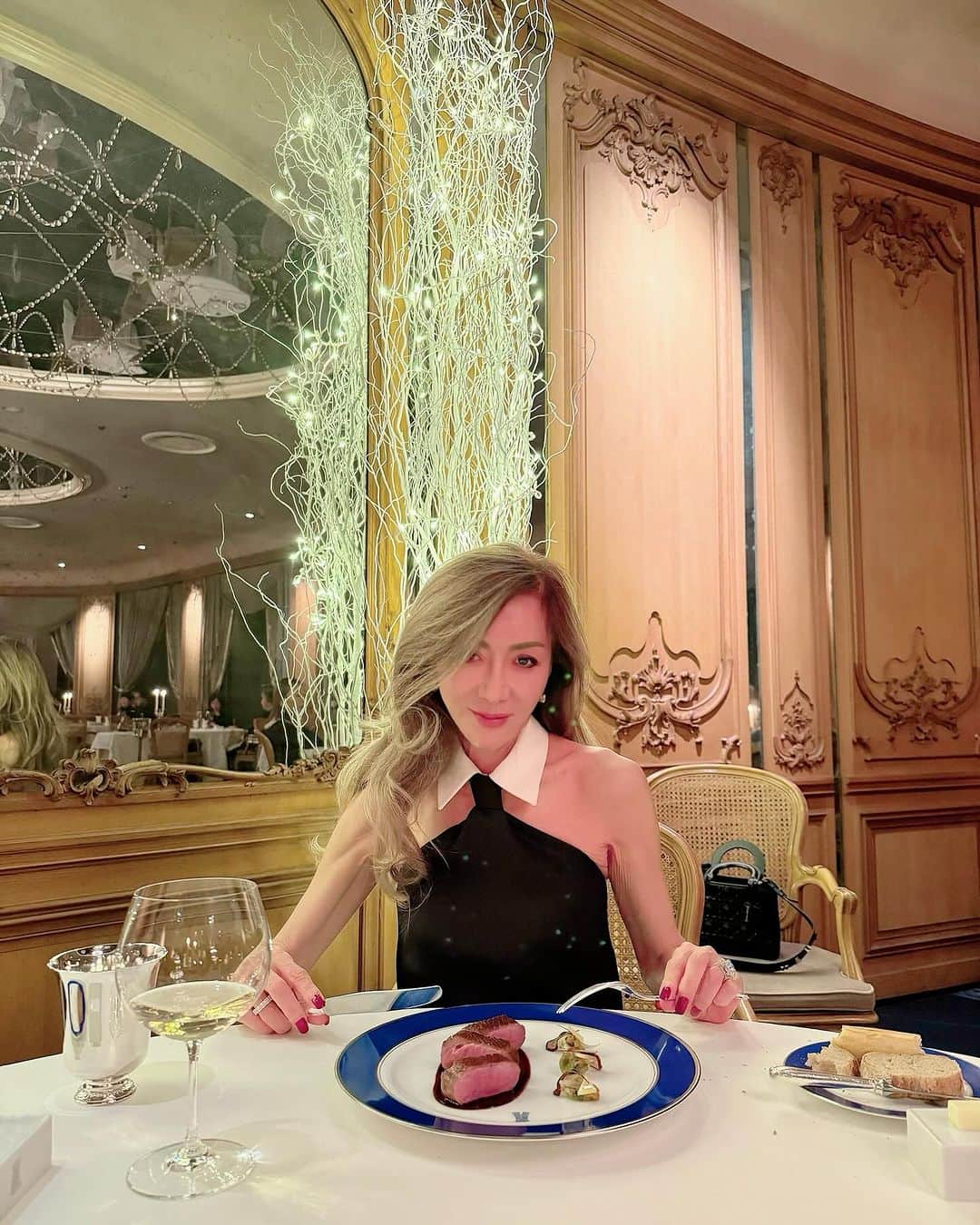 原口篤子のインスタグラム：「先週のファミリーディナー。 久しぶりに @tourdargenttokyo  へ。 懐かしかったな。」