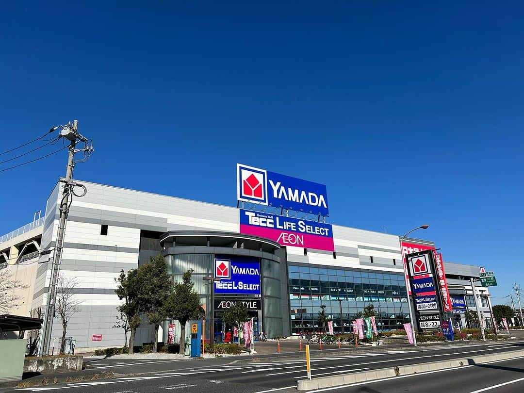 山本修平のインスタグラム：「サンサンな本日SHARPイベント！ 『YAMADA Tecc LIFE SELECT 狭山店』さんでFEVER！ 13時30分〜、15時30分〜を予定しております！お待ちしてまFEVER！！ #埼玉 #狭山市」