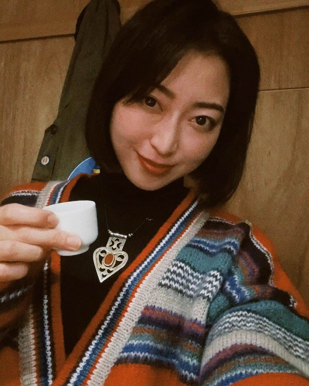 中里亜美さんのインスタグラム写真 - (中里亜美Instagram)「日本にはおでんの季節がある。 素晴らしいよ。  写真は真イカのコンフィ🦑 後引いちゃって、やばいね…  @hida.oden_sake  #おでん #oden #sake #🍢 #🍶」12月2日 17時15分 - __ami__go__