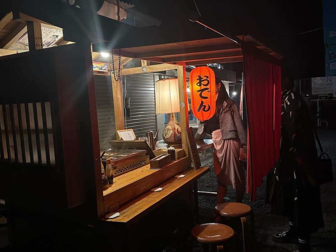 KONANさんのインスタグラム写真 - (KONANInstagram)「おでん屋さん🍢 . . 外で日本酒とともにおでん頂きましたっ😍渋い〜っ😆😆 . . @arapana.okinawa  泊まったホテルのすぐ横にありました✨✨ . . #沖縄 #okinawa #北谷 #おでん屋さん #渋いおでん屋さん #おでん #日本酒 #女子旅 #trip #okinawatrip #女子旅」12月2日 17時19分 - konanyade