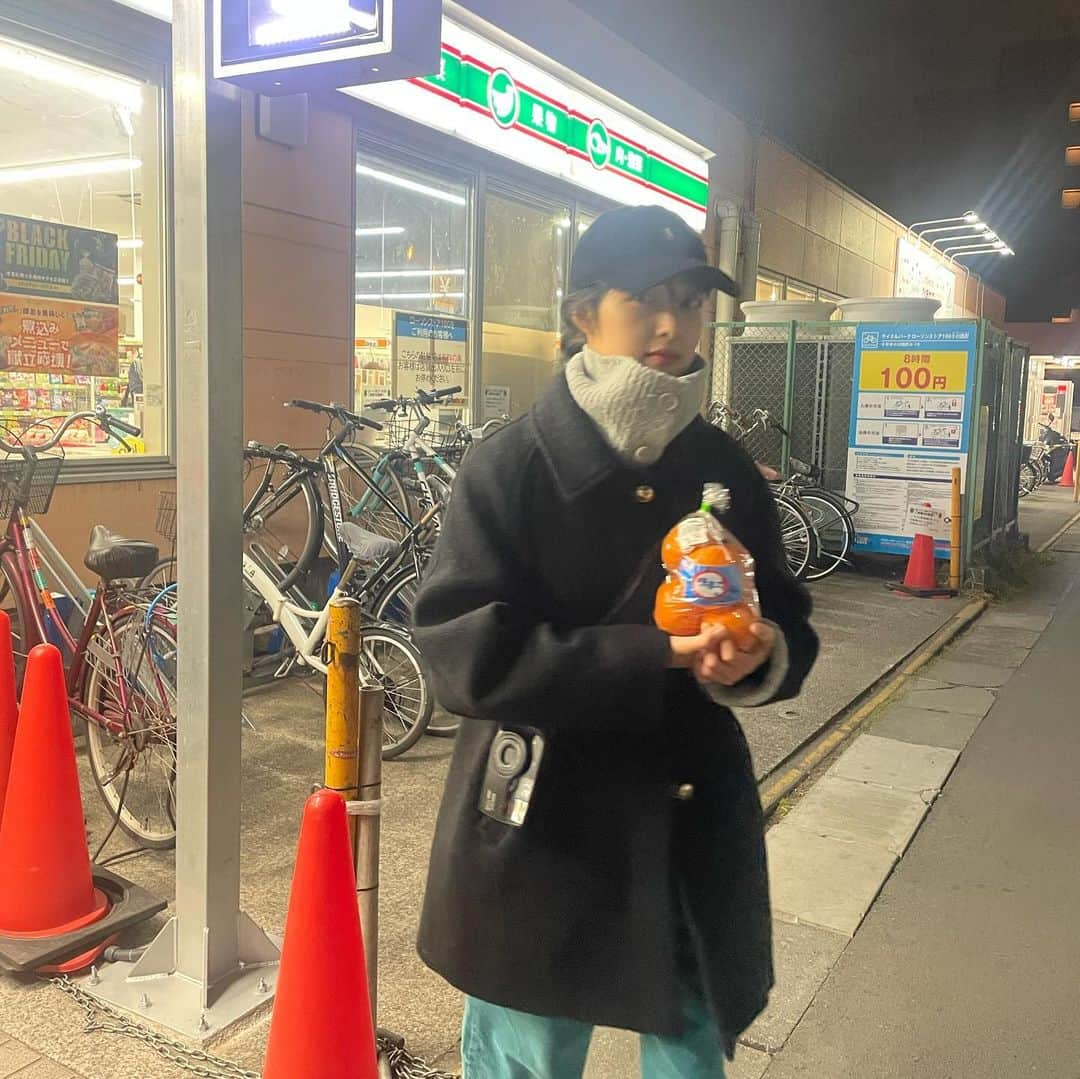 キム・ボラさんのインスタグラム写真 - (キム・ボラInstagram)「🍕🪴🦖🥃」12月2日 11時57分 - kim_bora95