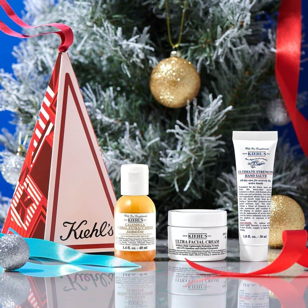 キールズ Kiehl's Japanさんのインスタグラム写真 - (キールズ Kiehl's JapanInstagram)「#キールズ からボックスギフトが登場！🎁 「キールズ ベストセラー ギフトセット」は、ヘルシースキンを目指せるキールズのベストセラーが勢ぞろい！クリームUFC、カレンデュラトナーのミニサイズ、ハンドサルブが入っています☺ ボックスにはメッセージを書いて渡せます✨ぜひ、ときめきをプレゼントしてくださいね🎄 @kiehlsjp #Kiehls #スキンケア #キールズホリデイ2023」12月2日 12時05分 - kiehlsjp