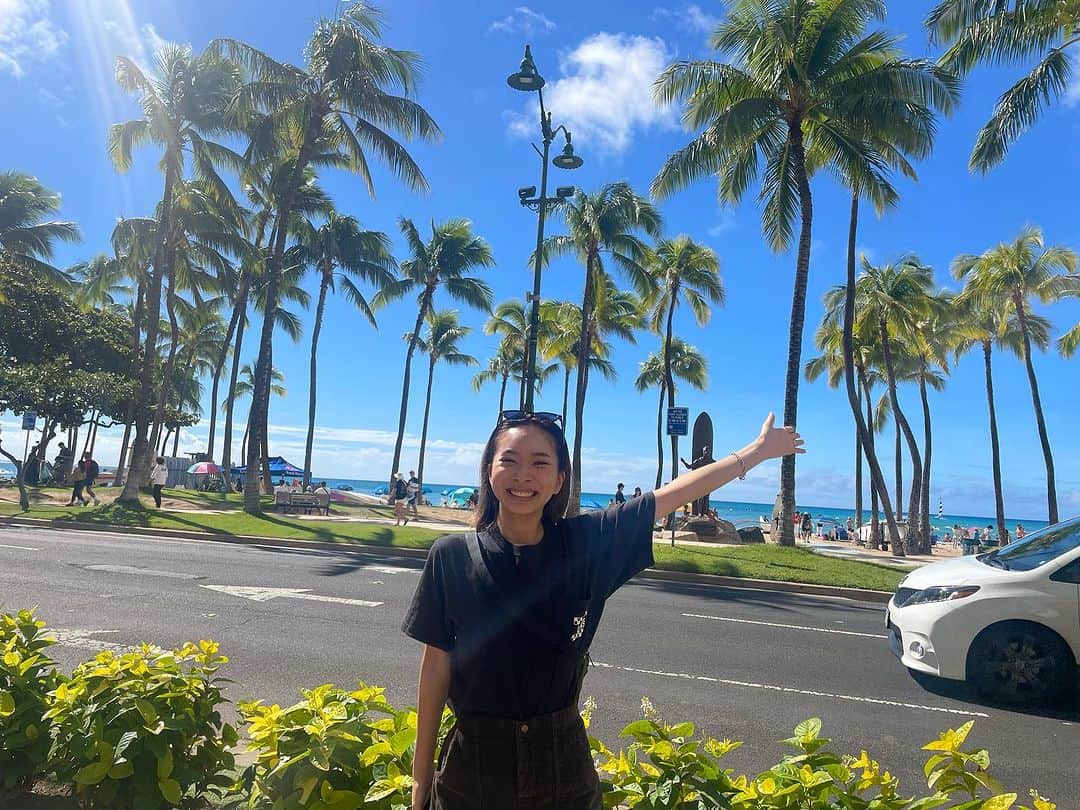 スタンダードカリフォルニアのインスタグラム：「さてさて、遅めの休暇をいただき、ここハワイに行って来ましたーーー‼︎(yoko) 海外に行くのは約3年ぶり。久しぶりの旅行を満喫してきました！ ここ数日でぐっと気温も下がり寒くなって来ましたので、是非ハワイブログで心を温めてください！  Our official blog site is updated. Check it out‼︎  @standardcalifornia_os  @standardcalifornia_movie   #standardcalifornia #スタンダードカリフォルニア #hawaii #ハワイ #travel  #vacation  #旅行 #休暇 #surf  #サーフィン」