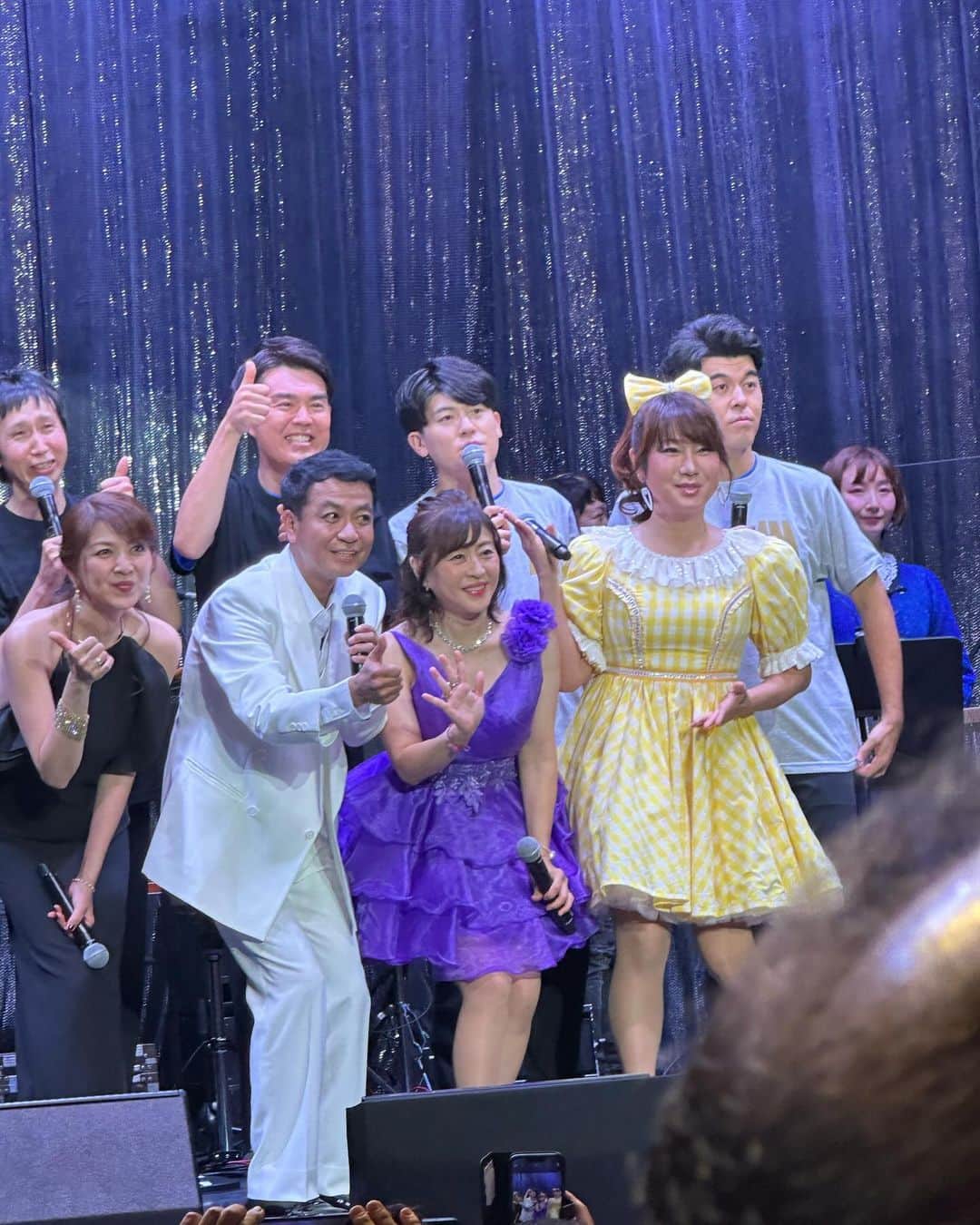 ライオネス飛鳥のインスタグラム：「中山ヒデさんのライブに行ってきました！ 豪華メンバーに楽しいショー！ サイコーでした❣️  #ライオネス飛鳥 #ヒデライブ2023」