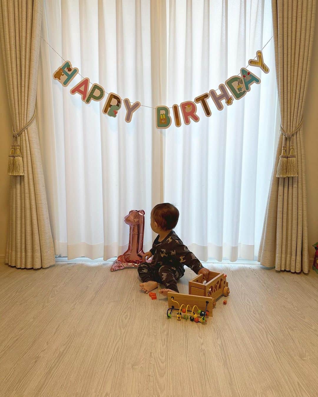 高橋ユウのインスタグラム：「Happy 1st birthday,Rinju🩵🩷 次男一歳。 一年前の今日、やっと会えたとき本当に嬉しかったね！ 一緒に頑張った👼♡ 家族みんなで誕生を迎えられた。あれから1年かぁ。 今日まで健康に元気に育ってくれてありがとう👏  そんな今日は清水エスパルスのJ1昇格をかけた決勝戦⚽️🏆 Go for it!Yuji!!! @takahashiyuji_3」