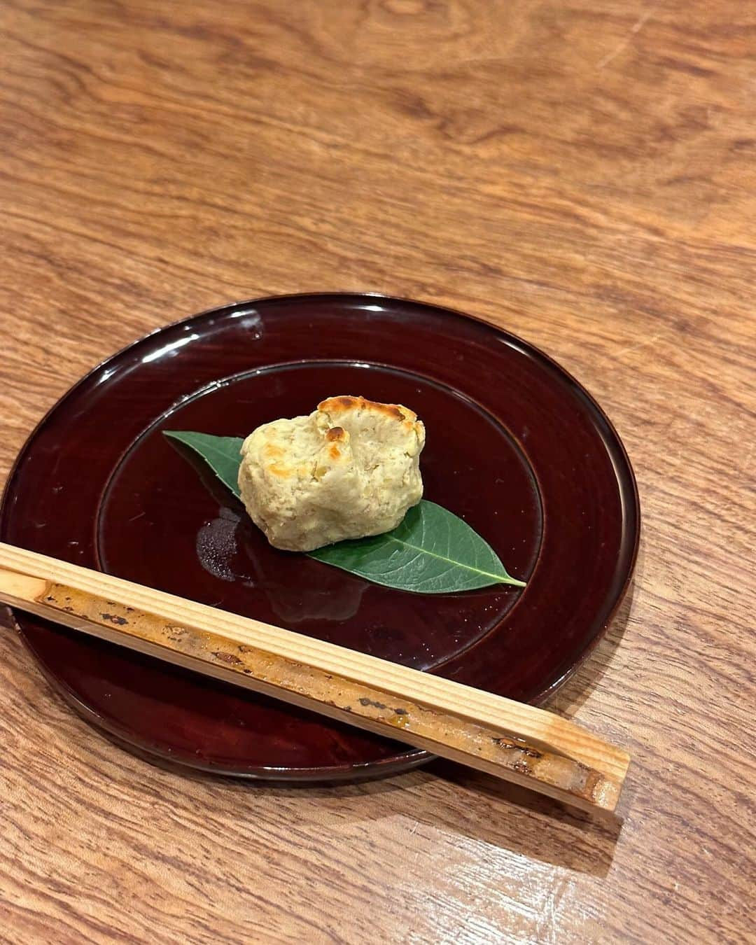 山根千佳さんのインスタグラム写真 - (山根千佳Instagram)「. . 食欲の秋は最高だったな😌🙏 和食が大好きな私は松川さんの大ファン。  秋は松茸づくしが最高でした…！！！ デザートも美味し過ぎて震えます…♡  ほとんど外食ですが 今年は体型キープも頑張ったので、笑 需要があればストーリーにでも ダイエット記録や放送を書いてみようかと考え中🕊️  食欲の秋は一瞬で過ぎてしまって、 毎日ヒートテックとカイロが手放せません🙃  本日はTSK18:00〜「SOUP」 生放送よろしくお願いします！ 山陰はとっても寒い⛄️ . . #松川 #六本木グルメ #六本木ディナー  #和食好きな人と繋がりたい #グルメ女子  #グルメ好きな人と繋がりたい  #和食 #グルメ #グルメスタグラム  #東京グルメ #グルメ部 #松茸  #松茸ご飯 #松茸づくし #山根千佳」12月2日 12時30分 - yamane_chika