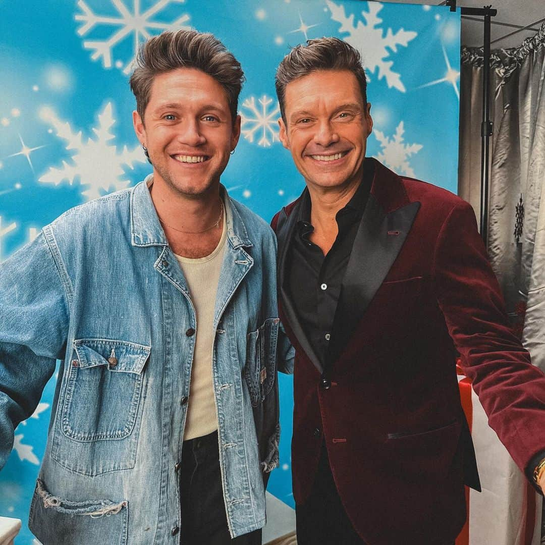 ライアン・シークレストさんのインスタグラム写真 - (ライアン・シークレストInstagram)「Let’s start THE SHOW #KIISJingleBall」12月2日 12時40分 - ryanseacrest