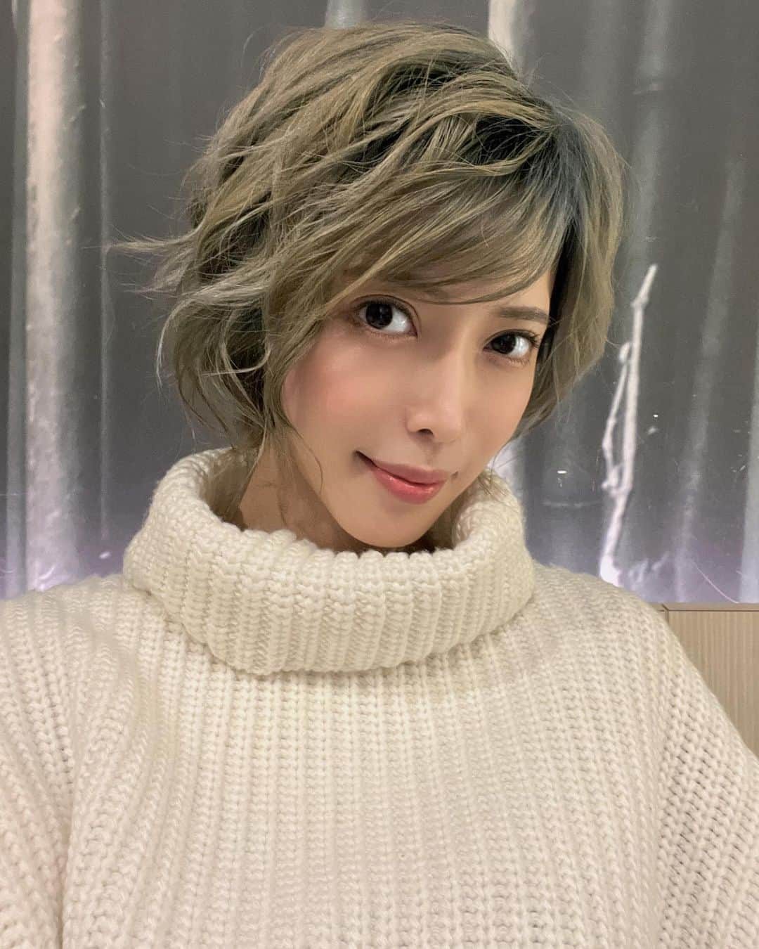 君島みおのインスタグラム：「巻き髪🐩🩵」