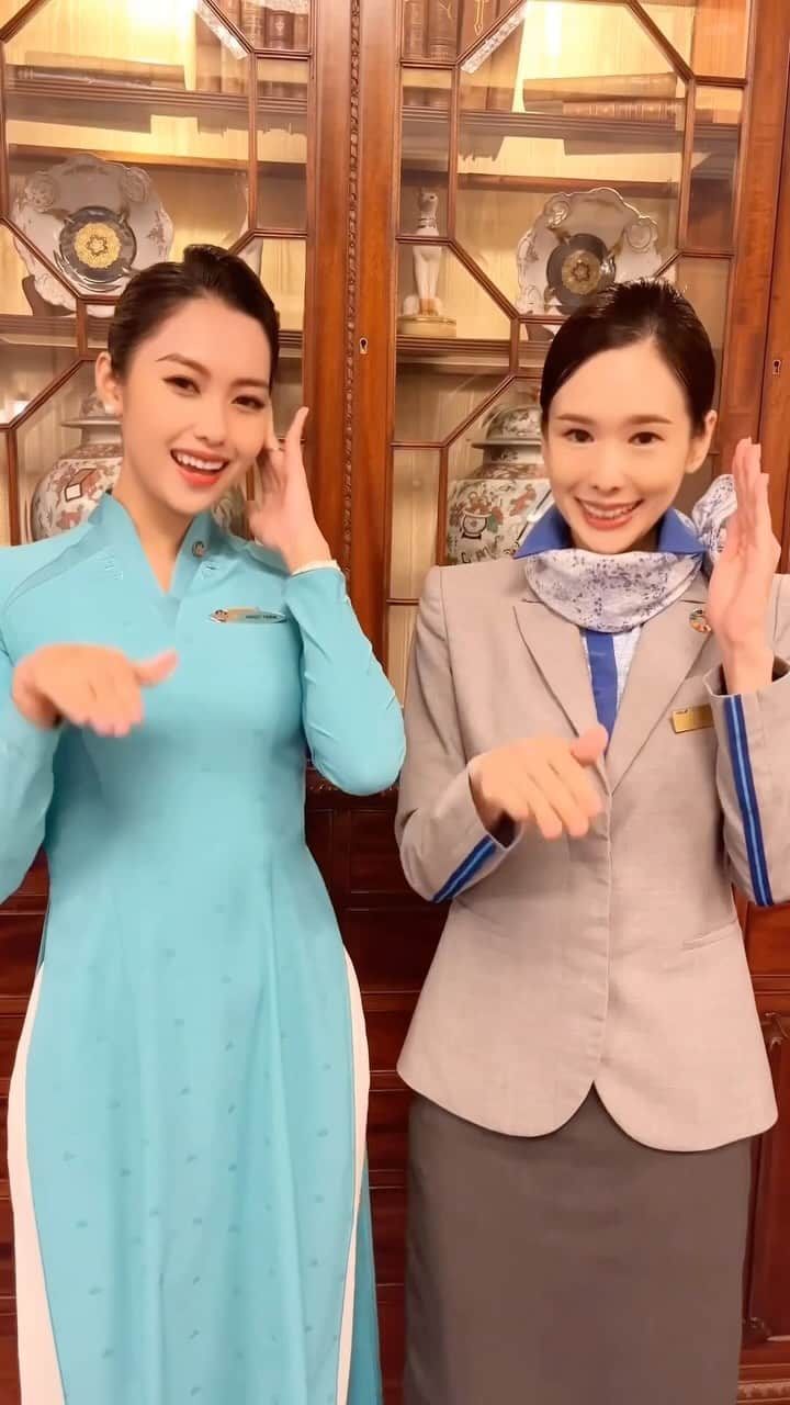 ANAのインスタグラム：「DJ💛💙  @vietnamairlines @vietnamairlines_japan #allnipponairways #ana #vietnamairlines #ca #vietnam #japan」