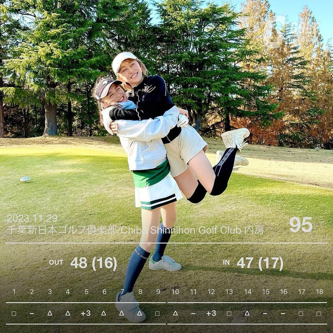 柑谷あゆみさんのインスタグラム写真 - (柑谷あゆみInstagram)「BAR QREEPコンペ⛳️ @moreakee @hiroki.kossy   半年ぶりに2桁でまわれました🥹 そして準優勝🥈でした😍 あきなのエステサロン1万円券💖 ありがとう🎁  #千葉新日本ゴルフ倶楽部  #ゴルフコンペ #ゴルフウェア #markandlona  #マークアンドロナ #ゴルフ女子 #golf  #golfing  #golflife  #golfgirl  #instagolf  #golfer #골프 #골프웨어 #กอล์ฟ  #ゴルフ好きな人と繋がりたい」12月2日 13時15分 - kantani_ayumi