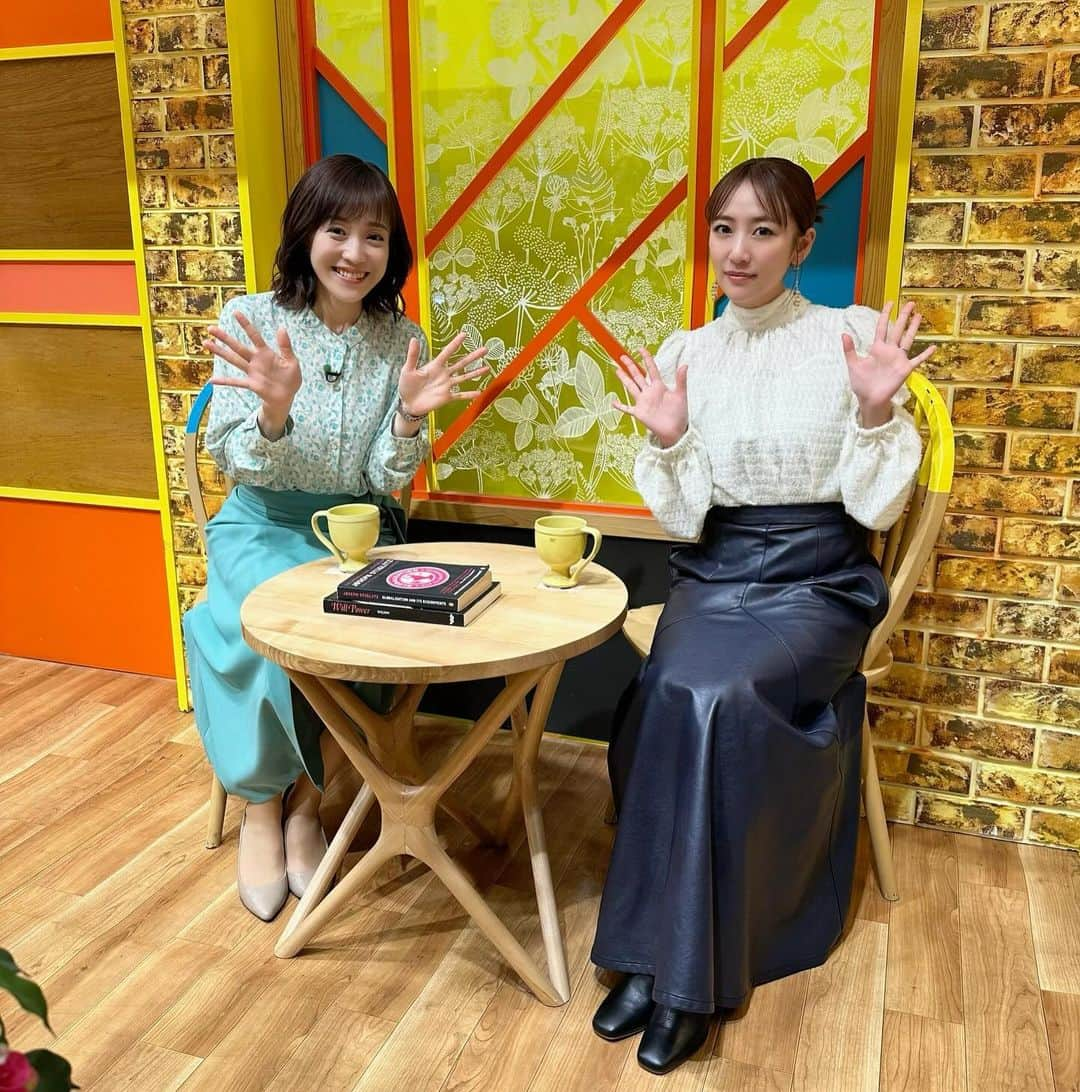 高橋みなみさんのインスタグラム写真 - (高橋みなみInstagram)「TBS ひるおび 今週もありがとうございました🥺✨✨  #ひるおび #tbs #tv  衣装👗 ブラウス @lily_brown_official スカート @yae_tokyo_  イヤリング @viola_bijou ブーツ @dianashoespress」12月2日 13時13分 - taka37_chan