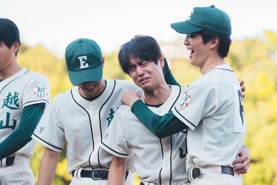 下剋上球児のインスタグラム：「⚾️🍃  【お知らせ📢】  今週は#下剋上球児 再放送が…あります！！✨✨ 明日12月3日13:30〜　第7話再放送✨✨  まだみていない方はもちろん、 すでにご視聴いただいた皆さまも！！！ 第8話放送前に第7話を復習しましょう☺️  ぜひチェックお願いします✅✨  #tbs #日曜劇場 #下剋上球児 #第7話再放送 #高校野球 #第8話明日よる9時放送✨」