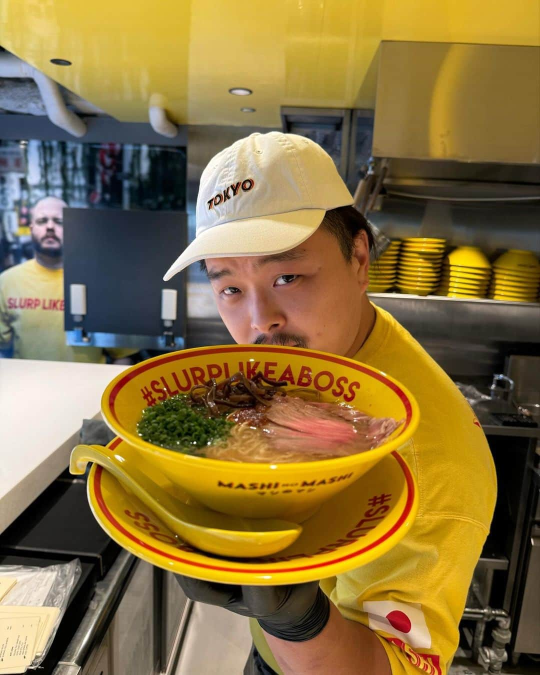 堀江貴文さんのインスタグラム写真 - (堀江貴文Instagram)「#ramen #mashinomashi #マシノマシ牛骨スープラーメン #今日から営業 @mashinomashitokyo #美味しくないわけがない #いってらっしゃい #夕食 #料理 #美味しい #ごはん #food #foodlovers #foodie  #delicious #foodoftheday #foodgasm  #yum #yummy #tasty #eat #eating #hungry #foodpics #fresh #tasty #eating #foodpic #instafood」12月2日 13時45分 - takapon_jp