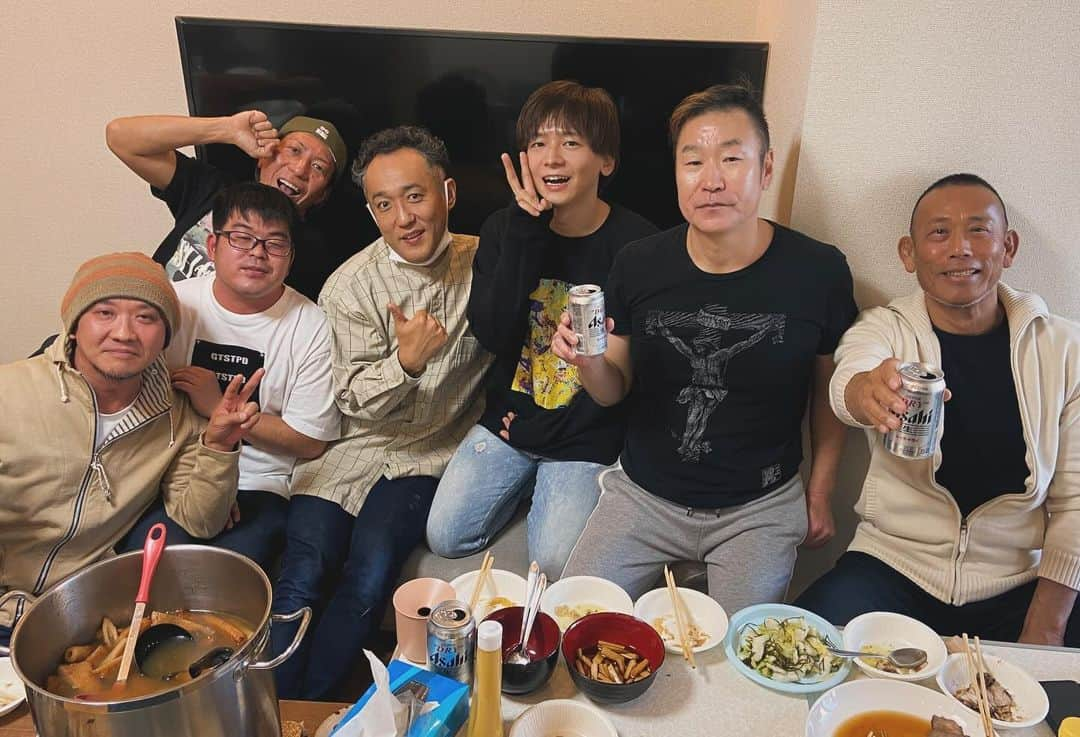 黒田悠斗さんのインスタグラム写真 - (黒田悠斗Instagram)「AVメーカー黒船の忘年会。昼12:30から深夜まで飲酒。とうぶんの間、お酒は見たくない。料理美味しかったーーー」12月2日 13時46分 - yuto_kuroda