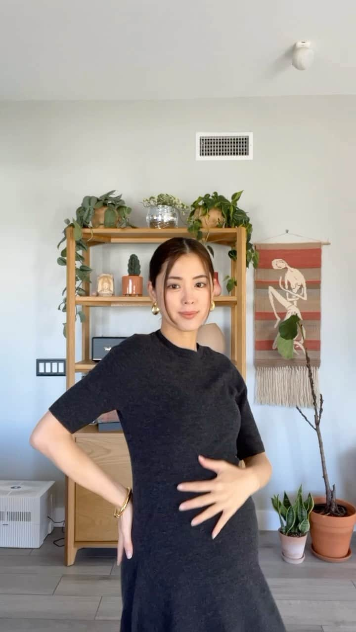 宮城夏鈴のインスタグラム：「32-week pregnant 🤰💗  １２月に入り、妊娠9ヵ月目に突入しました！最近は道ゆく人に『いつ産まれるの？』『性別は？』と声をかけられるように。 最後には『おめでとう！』とお祝いの言葉をかけてくれるのがとっても嬉しくて、アメリカだなぁと😌💗  たまに、身の上話をしてくる人もいて、それが楽しくて、最近はすれ違う人にやたらフレンドリーに微笑んでしまう私です🥳🥳  後期も元気いっぱい過ごせますように💃🍷みなさんも今年残り1ヵ月、また素晴らしい1年を迎えられますように！  Dress @bananarepublic_jp  Cardigan @officinegenerale  Shose @hm Sunglasses @dior  #マタニティーライフ #マタニティーコーデ #ユニクロ #ユニクロコーデ #uniqlo #getreadywithme #grwm」