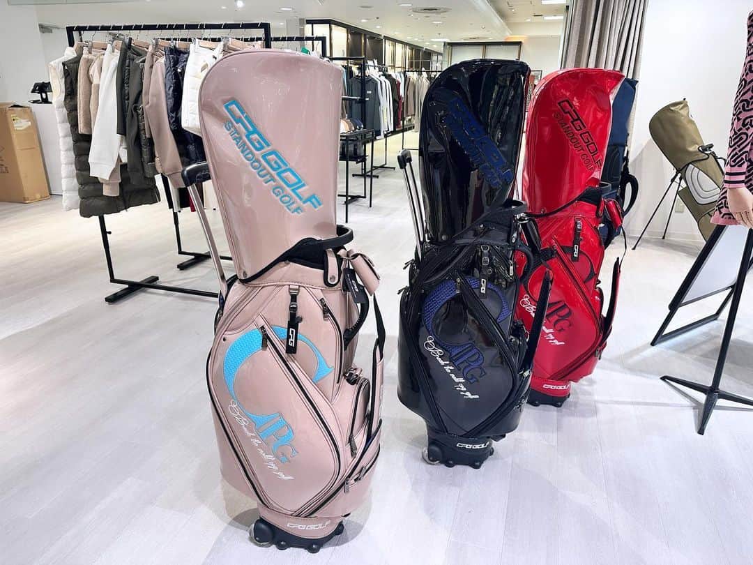 坂之下侑子さんのインスタグラム写真 - (坂之下侑子Instagram)「✨京都高島屋様✨  CPG GOLF👚🩵💙  人気のダウンやセーターもありますので、この機会に是非✨✨  お待ちしております🥰❣️  #cpggolf#ゴルフウェア#京都高島屋#ポップアップ」12月2日 14時00分 - yukiko_s0403