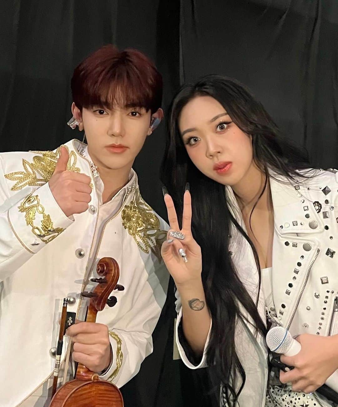 ZEROBASEONEのインスタグラム：「🎻THEME STAGE🎤 in #2023MAMAAWARDS   #ZEROBASEONE #ZB1 #제로베이스원  #ZHANGHAO #장하오  #이영지 #LEEYOUNGJI  #2023MAMA #MAMAAWARDS  #ZEROBASEONE_MAMA」