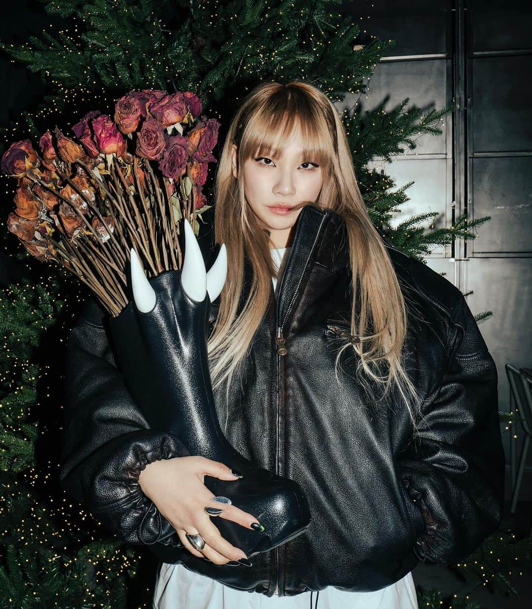 CL のインスタグラム：「GZB 4L 🖤🍒」