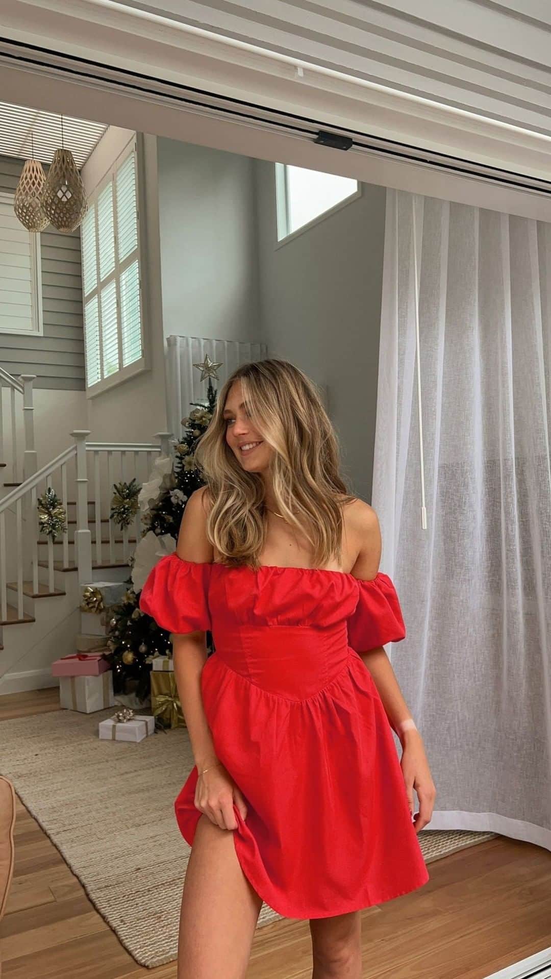 Beginning Boutiqueのインスタグラム：「The perfect little red dress ❤️ Shop the NEW Love Lost Off The Shoulder Red Mini Dress online now as part of the Georgie Hansen x Beginning Boutique Edit 🎄⁠ ⁠ ⁠」