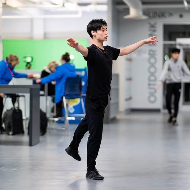 Skate Canadaさんのインスタグラム写真 - (Skate CanadaInstagram)「Three new champions were crowned today at the #SCChallenge24 in junior & senior ice dance and senior men 🙌  Meet your new champions ⬇️  @conradorzel @nadiia_bashynska & @_peterbeaumont @chloe.nguyen14 & @brendan.giang ______________  Trois nouveaux champions ont été couronnés aujourd'hui au #DéfiPC24en danse sur glace junior et senior ainsi que chez les hommes seniors 🙌  Félicitations à nos nouveaux champions ⬆️   📸 @danielleearlphotography」12月2日 15時26分 - skate_canada