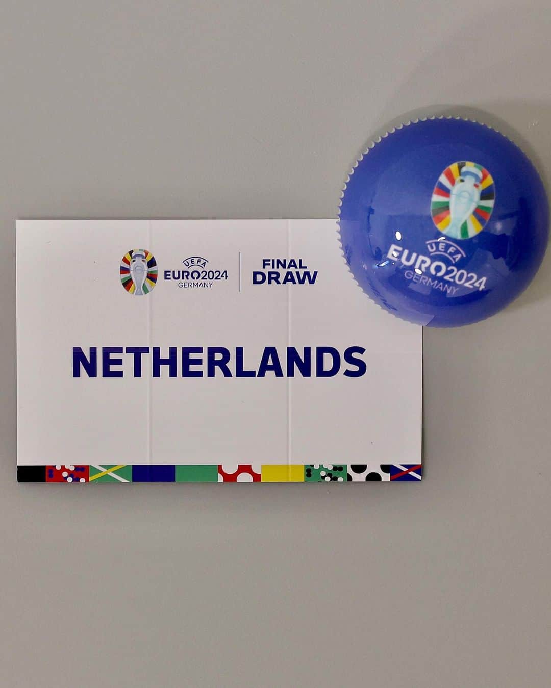 サッカー オランダ代表チームさんのインスタグラム写真 - (サッカー オランダ代表チームInstagram)「𝐀𝐥𝐦𝐨𝐬𝐭 𝐭𝐢𝐦𝐞 𝐟𝐨𝐫 𝐭𝐡𝐞 #EURO2024 𝐝𝐫𝐚𝐰! ✨  #NothingLikeOranje #CreateHistory」12月3日 1時05分 - onsoranje