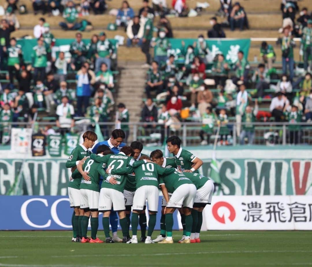 ＦＣ岐阜さんのインスタグラム写真 - (ＦＣ岐阜Instagram)「. MATCH PHOTO📸 vs ギラヴァンツ北九州  #fcgifu #FC岐阜 #MOVEYOURHEART」12月3日 1時14分 - fcgifu