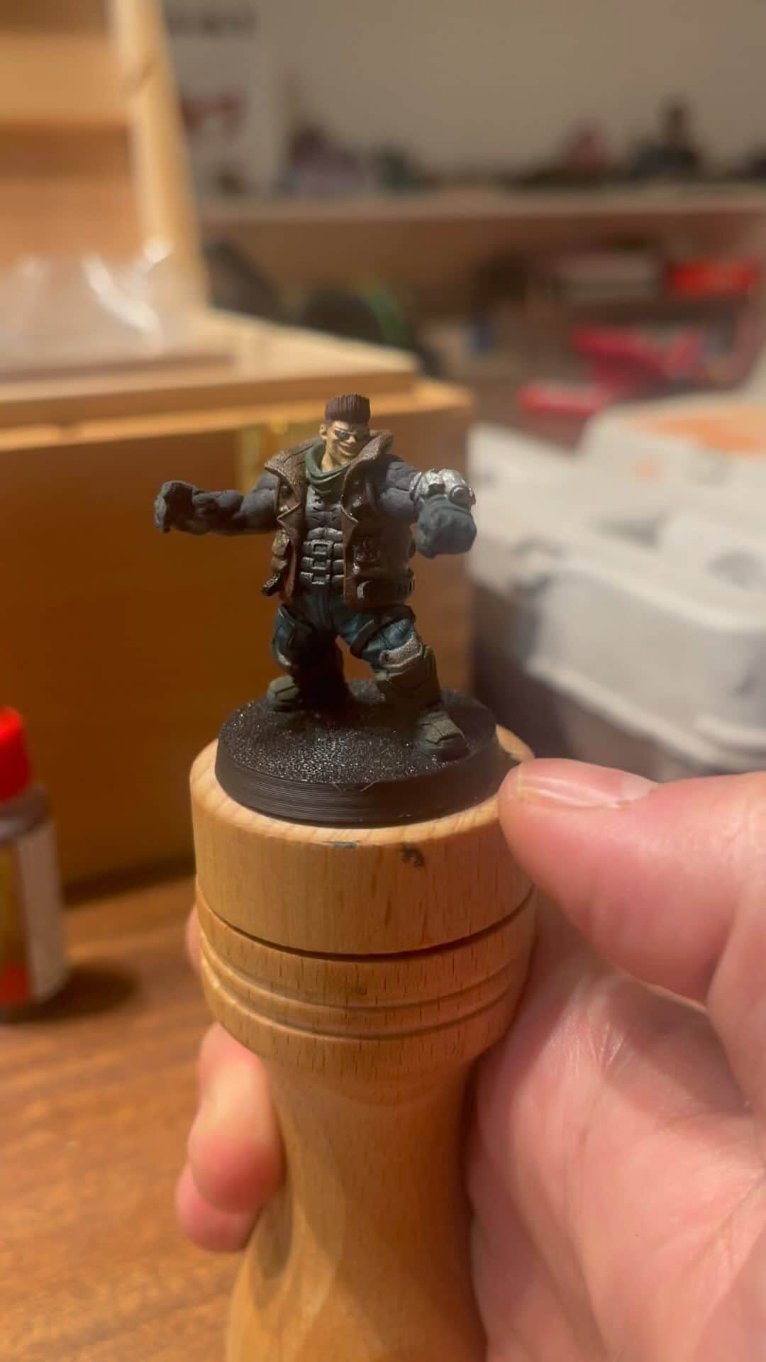 フレディ・プリンゼ・ジュニアのインスタグラム：「Brian O’Brien’s twin brother, Ryan O’Brien. Also a chonk head. #miniaturepainting」