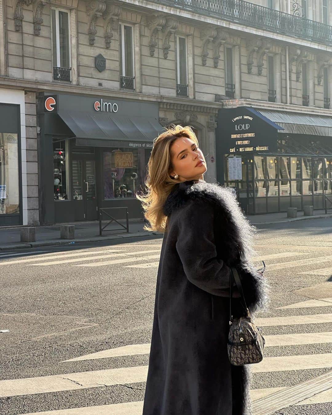 Jessy Hartelさんのインスタグラム写真 - (Jessy HartelInstagram)「Enjoying sunny Paris」12月3日 1時40分 - jessyhartel