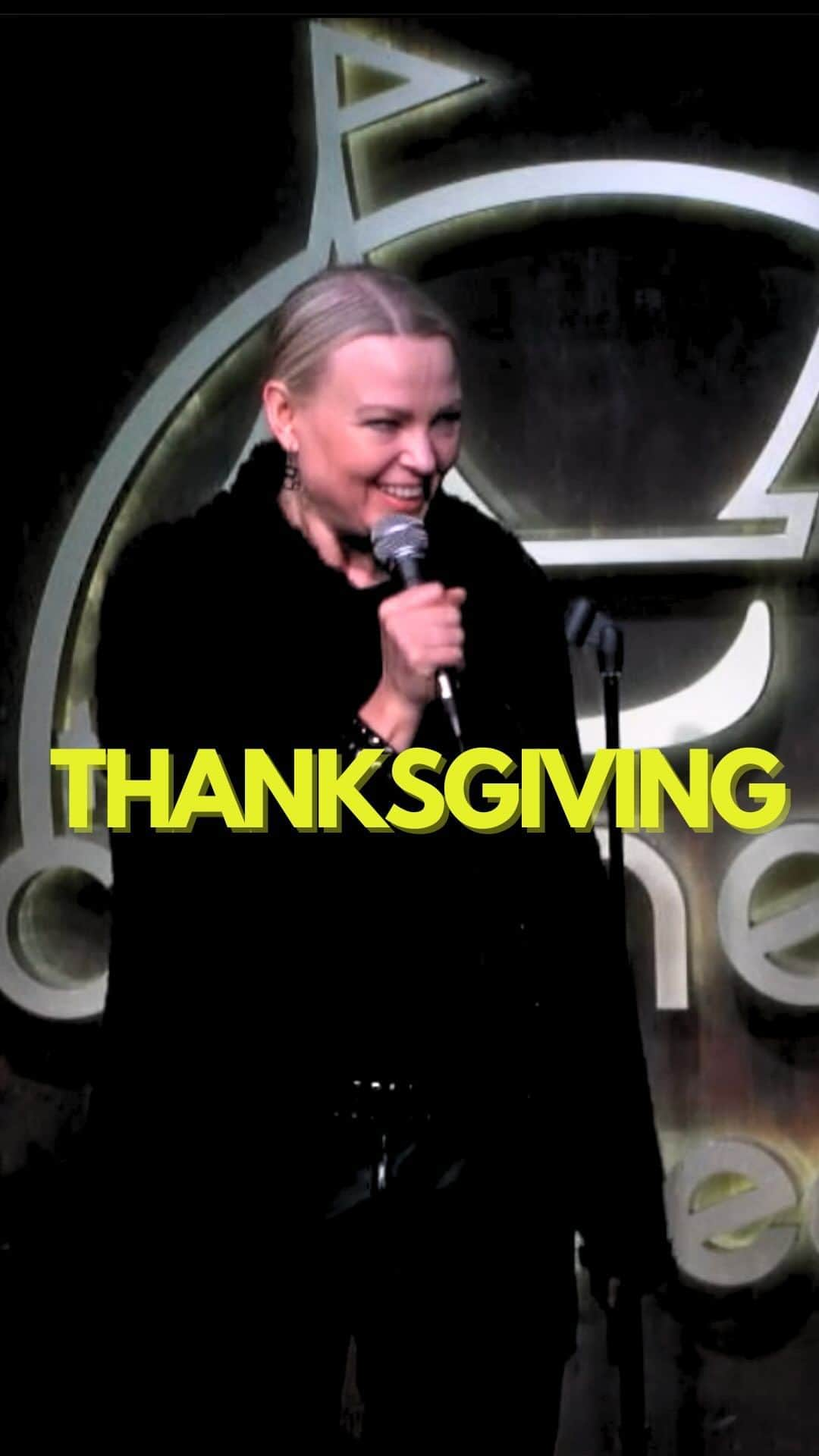 イリナ・ヴォロニーナのインスタグラム：「How was your #Thanksgiving? #standupcomedy」