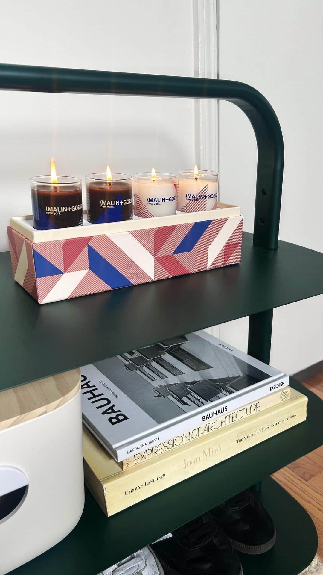 マリン&ゴッツのインスタグラム：「our best-selling candles in miniature form.   with 25 hours of burn time, our scent the mood votive set is the perfect way to try out four of our best selling scents.   💛 dark rum 🧡 leather 💚 bergamot 💗 otto」