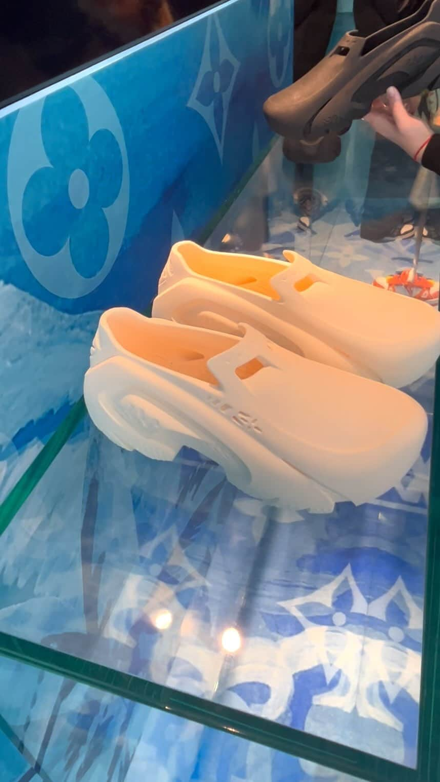 HYPEBEASTのインスタグラム：「Do we want more 3D-printed footwear?」