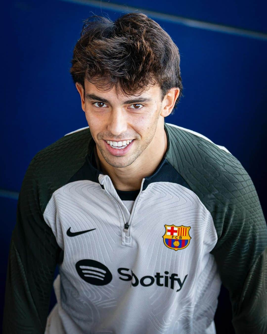 のインスタグラム：「1️⃣ sleep away from #BarçaAtleti 👊」