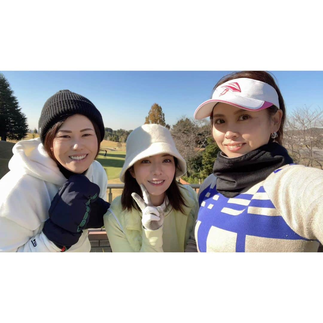 竹末裕美さんのインスタグラム写真 - (竹末裕美Instagram)「今日は、厚木国際カントリー倶楽部⛳ @golfcafe_popplanning のお仕事でした✨️ 1日笑が止まらないコンペでした😂 しっかりアドバイス出来て良かったです✨️  @airi_rin2_625  @kaori_nakamura1001  お疲れ様でした😊  @shoukoasano いつもお仕事頂きありがとうございます😊  #ポッププランニング  #ゴルフカフェ #浅野彰子プロ #ゴルフ#ゴルファー#女子プロゴルファー#プロゴルファー#プロアマ#依頼#厚木国際カントリー倶楽部 #レッスン#アドバイス#ウェア#ロサーセン」12月2日 17時49分 - hiromitakesue