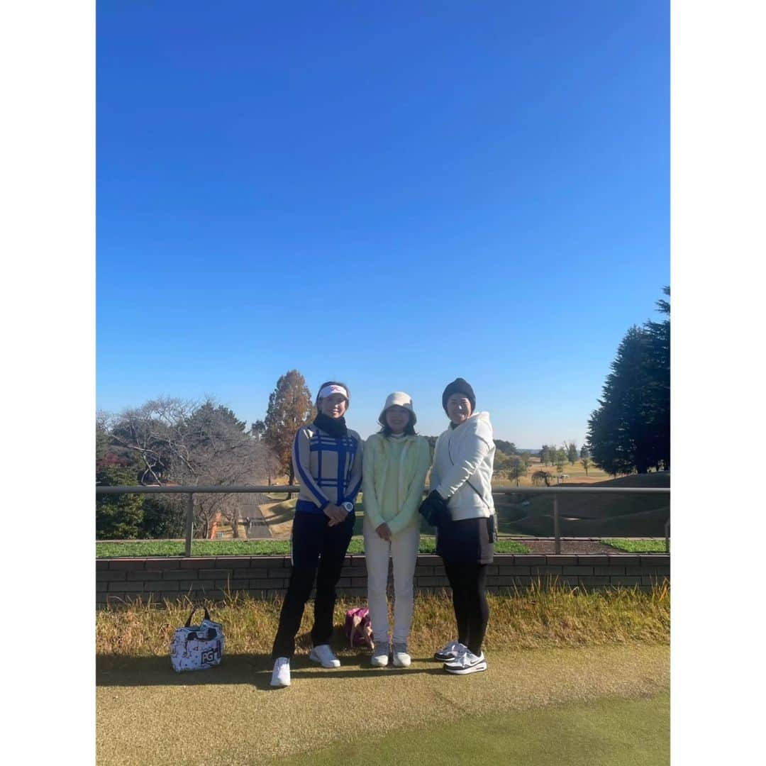 竹末裕美さんのインスタグラム写真 - (竹末裕美Instagram)「今日は、厚木国際カントリー倶楽部⛳ @golfcafe_popplanning のお仕事でした✨️ 1日笑が止まらないコンペでした😂 しっかりアドバイス出来て良かったです✨️  @airi_rin2_625  @kaori_nakamura1001  お疲れ様でした😊  @shoukoasano いつもお仕事頂きありがとうございます😊  #ポッププランニング  #ゴルフカフェ #浅野彰子プロ #ゴルフ#ゴルファー#女子プロゴルファー#プロゴルファー#プロアマ#依頼#厚木国際カントリー倶楽部 #レッスン#アドバイス#ウェア#ロサーセン」12月2日 17時49分 - hiromitakesue