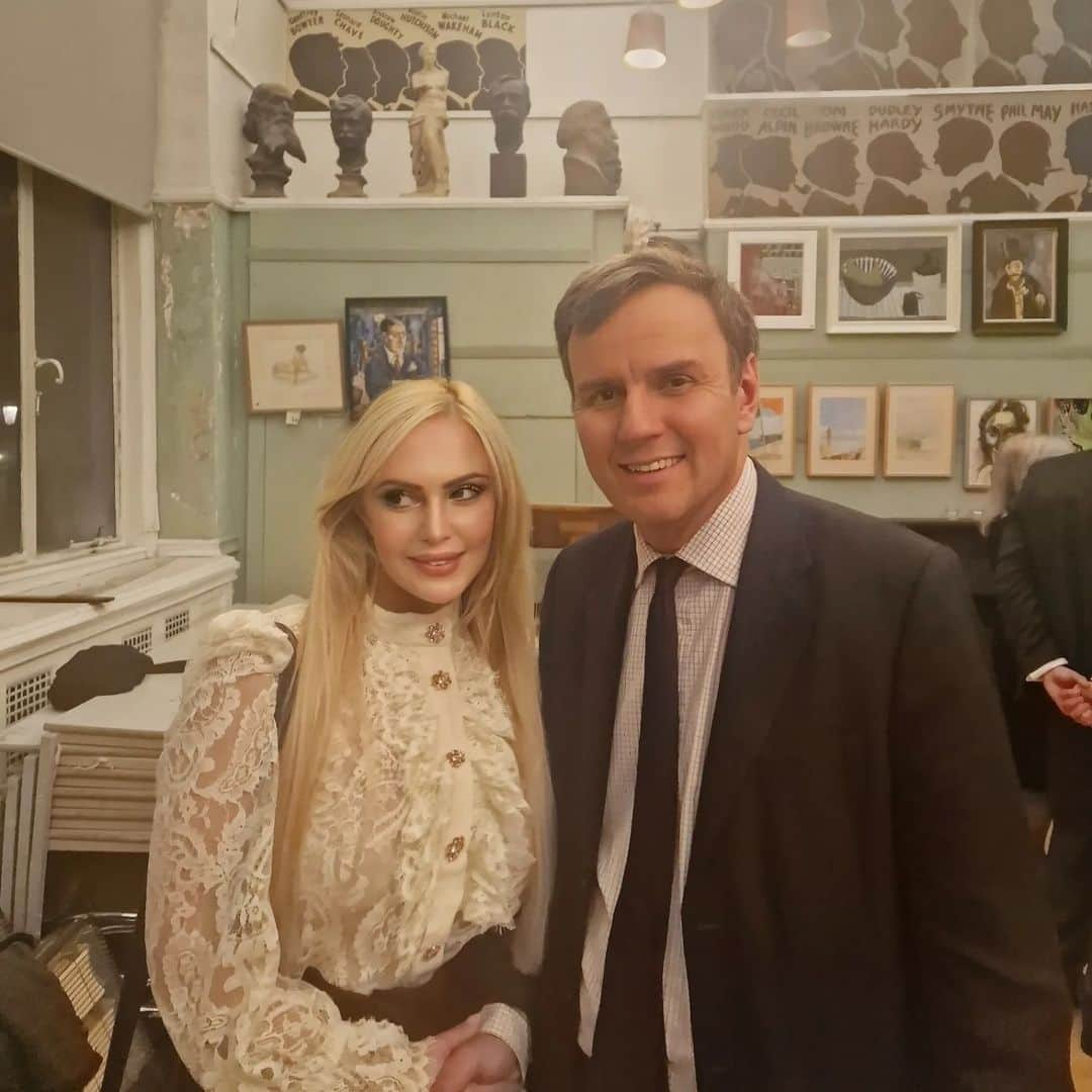 アンナ＝マリア・ガロヤンさんのインスタグラム写真 - (アンナ＝マリア・ガロヤンInstagram)「Always great to see fellow Kensington, Bayswater, Chelsea & Fulham Conservative Association member Greg Hands MP @greg.hands , and congratulate him on his new appointmen serving as Minister for London and Minister of State for Trade Policy since November 2023. @conservatives @kcfconservatives」12月2日 17時51分 - annamariagalojan