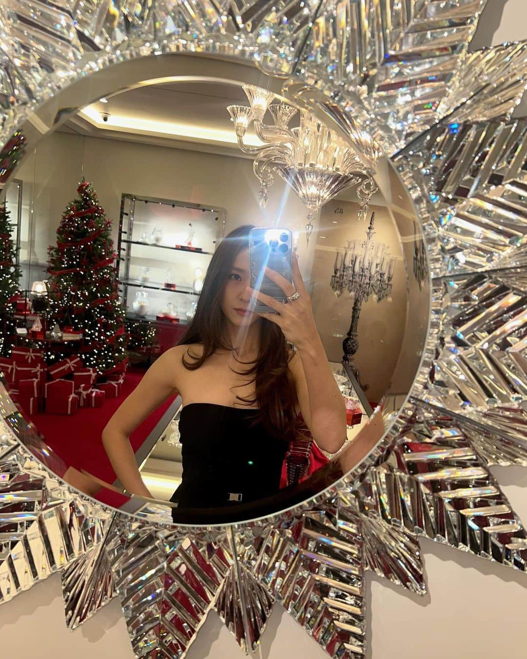 クリスタルさんのインスタグラム写真 - (クリスタルInstagram)「welcoming december like… ❤️ #baccarat #philippestarck #baccarattalleyrand」12月2日 18時00分 - vousmevoyez