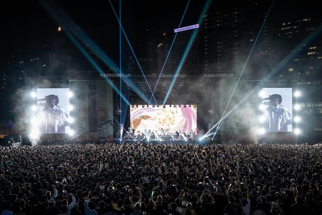 幾田りらのインスタグラム：「⚡️⚡️⚡️  Photo by @sherwin_wsf  #clockenflap」