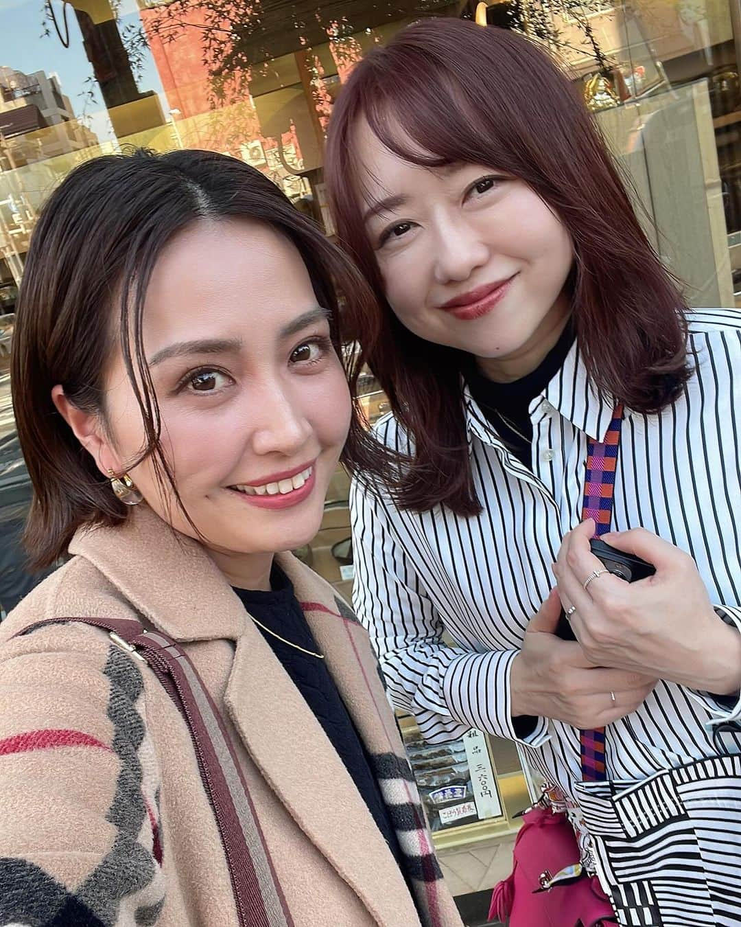 水野佑香さんのインスタグラム写真 - (水野佑香Instagram)「・ 「好きなYouTuberは誰ですか？」  と聞かれたら1番に答える人🩷  @airi_happy   6年前にYouTubeを開設してから 変わらず大好きな人No. 1🩷  東京に引っ越してきて やっと夢のランチが叶いました✨  同じ11月が誕生日で、 お互いの旦那さんも11月生まれ♏️  うちの次女(3歳)が10月末生まれ、 あいりさんちのぽぽくん(2歳) は11月生まれ。  家族のイベントも近くて 勝手にご縁を感じてます🩷笑  あいりさんに会うと 素敵な笑顔と気遣いの神さに 心がじゃぶじゃぶ洗われる🫧🫧  そしてInstagramでも YouTubeでも天才的な動画作り🎥  合同誕生日お祝いが できて幸せです🩷←告白w  またランチしたり、 子供達連れて遊びたいなぁ✨  #youtuber  #youtuberあいりさん  #40代  #大人ランチ  #誕生日ランチ #40代youtuber  #44歳　 #ミドフォー #エイジングケア #アンチエイジング #水野祐香 #加齢に負けず華麗に生きる」12月2日 18時11分 - mizuno_yuka