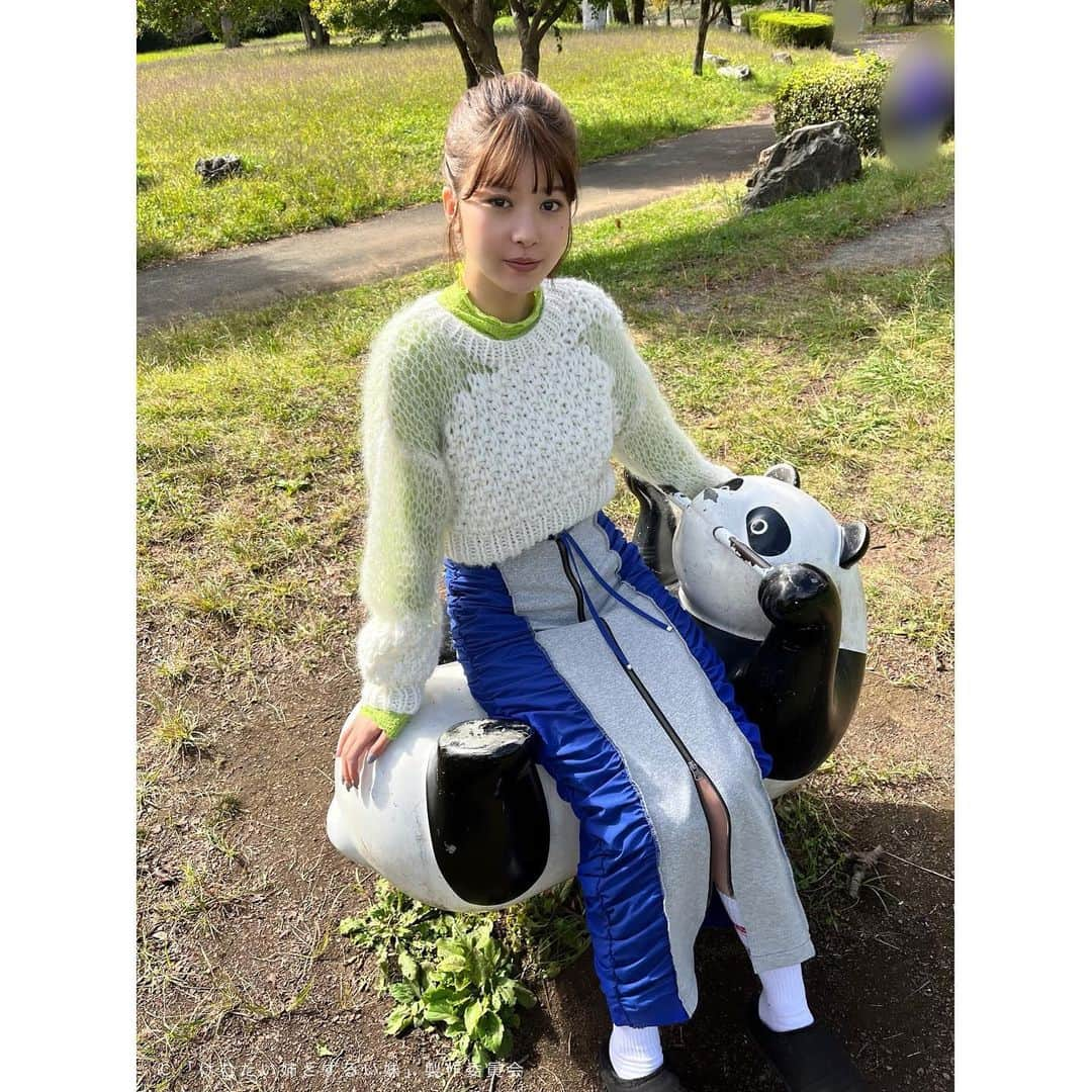 けむたい姉とずるい妹さんのインスタグラム写真 - (けむたい姉とずるい妹Instagram)「. ／ 『#けむたい姉とずるい妹 』 最後まで ご視聴ありがとうございました！ ＼  蔵出しオフショット📸 遊具で遊ぶ らん( #馬場ふみか さん)  最終話は #TVer で見逃し配信中🎗 tver.jp/episodes/epzy8ldb7w  U-NEXT・Leminoで全話配信中💠  #テレビ東京 #けむずる  #栗山千明 #馬場ふみか #栁俊太郎  #桜田通 #雛形あきこ  #オフショット」12月2日 18時15分 - tx_premiere23