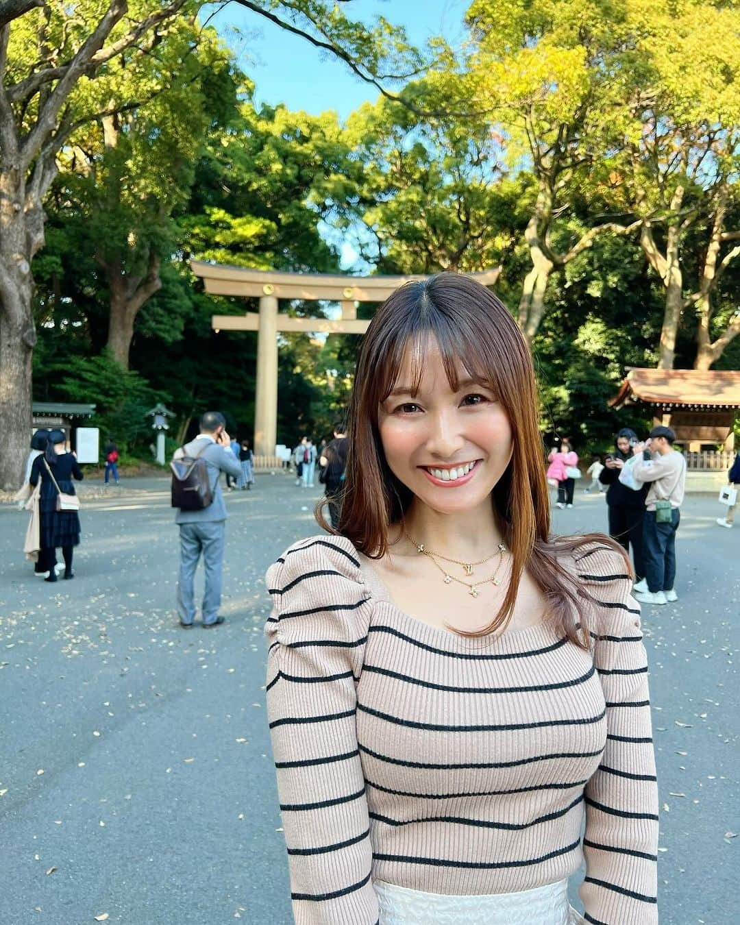 松中みなみさんのインスタグラム写真 - (松中みなみInstagram)「#明治神宮 でパワーチャージ⛩️✨  空気が澄んでた🩵」12月2日 18時41分 - minami_matsunaka