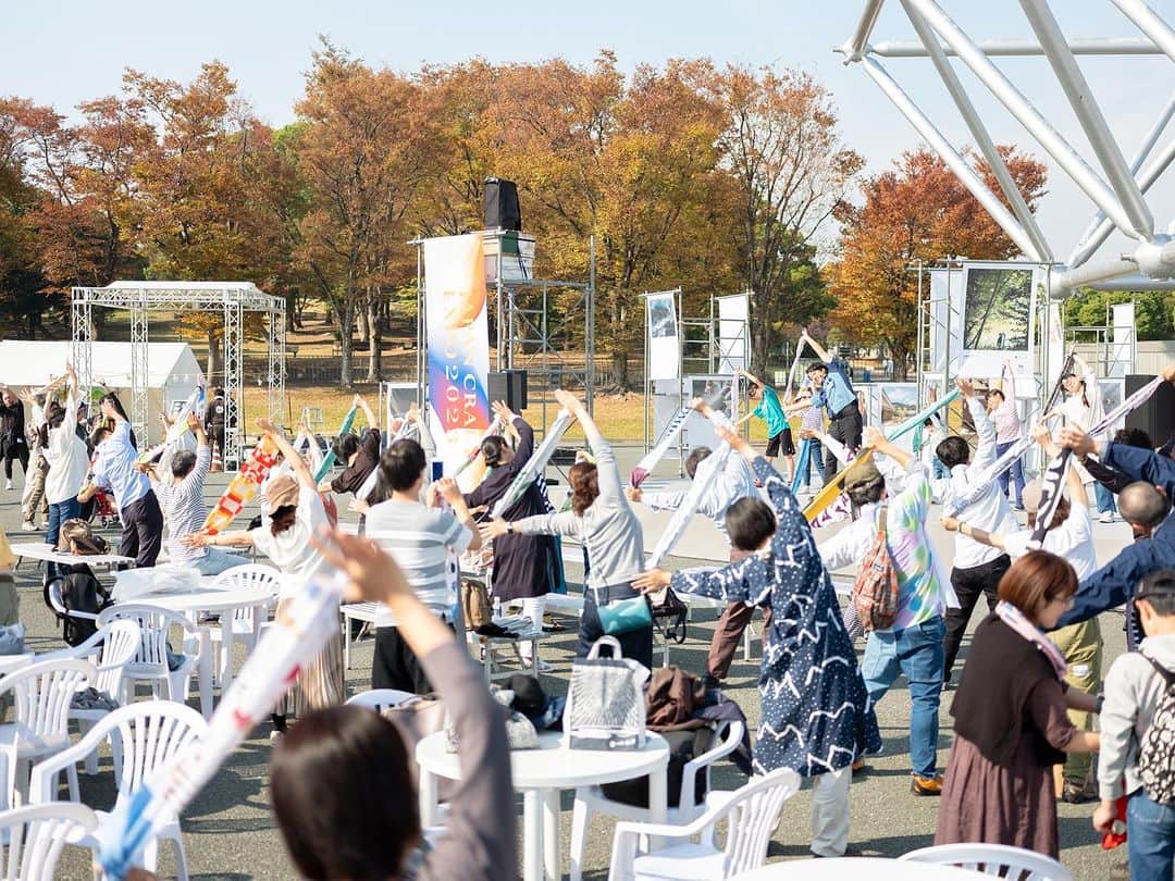 graf studioさんのインスタグラム写真 - (graf studioInstagram)「2023年11月3日から5日にかけて、2年ぶりに開催された全国の工芸産地が集う体験型イベント｢JAPAN CRAFT EXPO日本工芸産地博覧会 2023」  たくさんの方々にお越しいただき、おかげさまで盛況のうちに終えることができました。  grafは総合ディレクション（クリエイティブディレクション・会場構成・アートディレクション・企画）を担当しました。  @kougei_sunchi @graf.designstudies   #graf #grafstudio #大阪 #osaka#中之島 #日本工芸産地博覧会大阪2021 #日本工芸産地博覧会 #日本工芸産地協会 #大阪関西万博 #万博記念公園 #会場設計 #産地 #体験 #ワークショップ#マルシェ#イベント#デザイン#design#職人#ものづくり #日本文化 #伝統工芸品 #伝統工芸 #工芸品 #工芸#手仕事#traditionalcraft #craft #handcrafted」12月2日 18時52分 - graf.studio