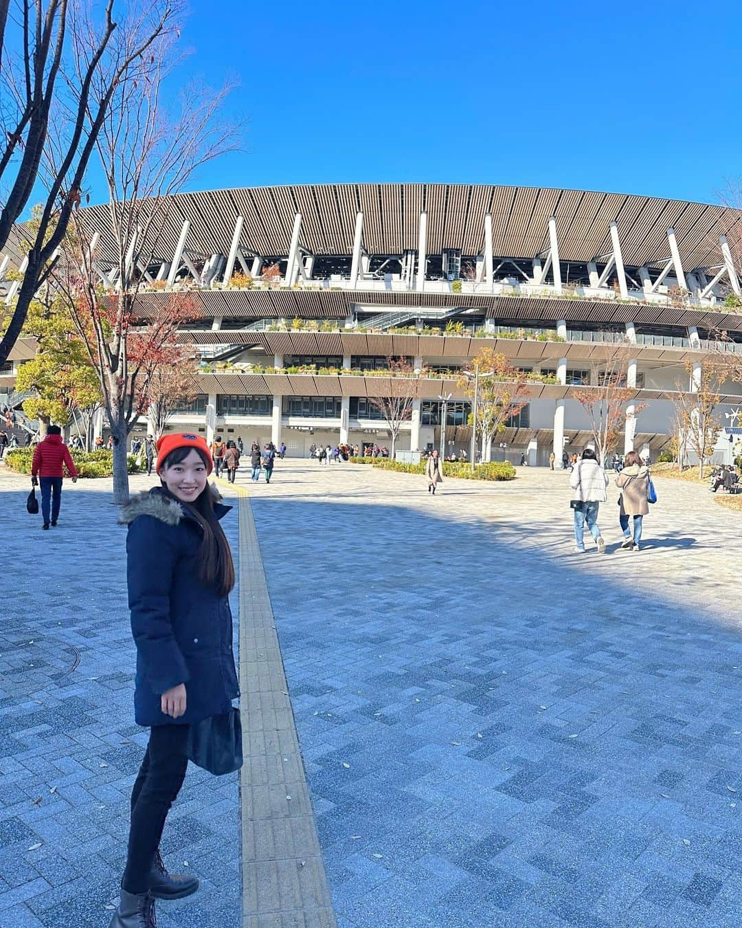 藤田舞美のインスタグラム：「❁︎ 国立競技場にJ1昇格プレーオフ決勝を見に行ってきました⚽️🏟️ 1-1の同点で試合終了し、シーズン上位の東京ヴェルディがＪ１昇格！16年ぶり！！ この時を待っていた方も多いですよね🥹 ヴェルディに関わるみなさん、本当におめでとうございます🎊 * 清水からするとあと少しだったのに、後半のアディショナルタイムに追いつかれ、悔しい日になりましたね。。。 来シーズンは優勝して昇格しましょう✊ * #Jリーグ #J1昇格プレーオフ #J1昇格プレーオフ #清水エスパルス #spulse #東京ヴェルディ #verdy #国立競技場 #サッカー観戦 #サッカー女子 #サッカー好き #アナウンサー #ホリプロアナウンス室」