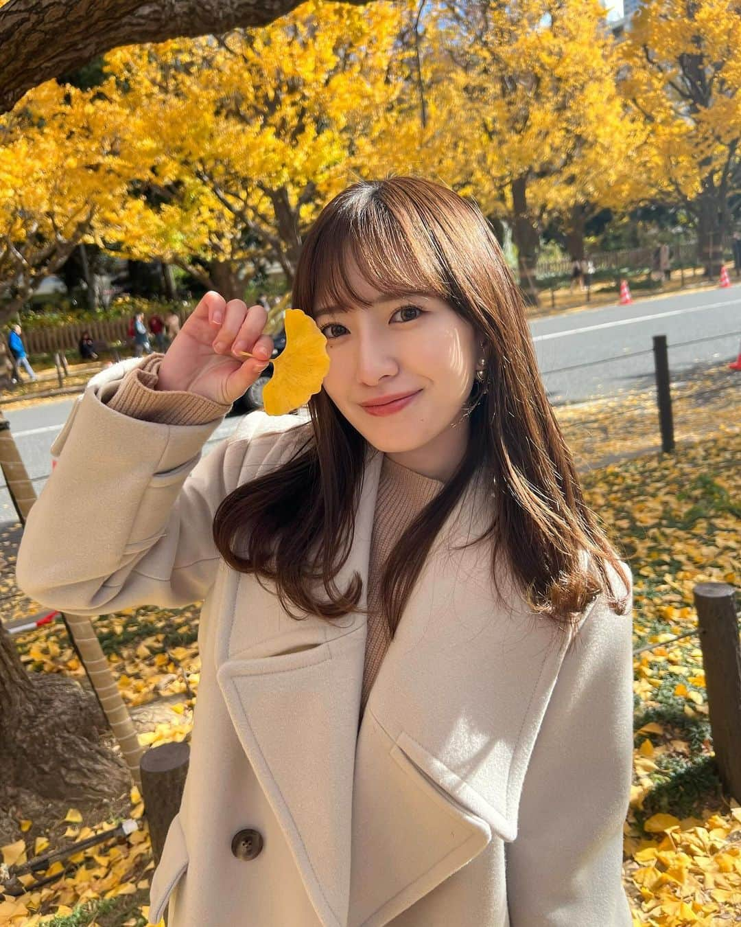 伊藤彩華さんのインスタグラム写真 - (伊藤彩華Instagram)「🍁  質問をいただいたセットアップは @rirandture_official だよ🤍  #スターダスト #伊藤彩華 #銀杏並木 #秋コーデ #キャメルコーデ #fashion #ootd #ブルベ」12月2日 18時54分 - ayaka_ito_official