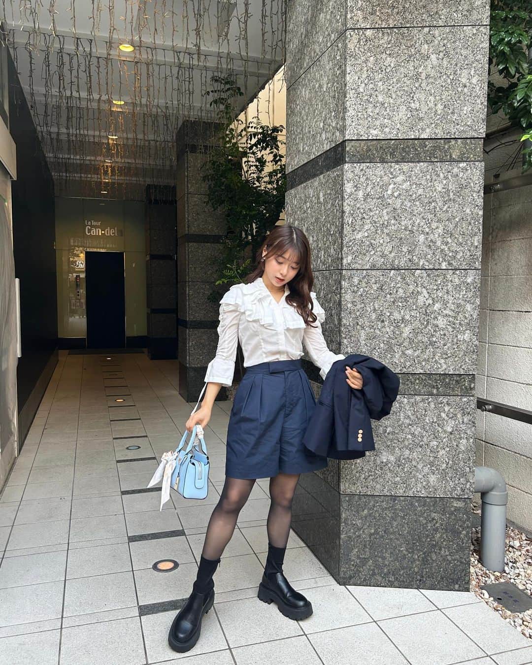 marupiのインスタグラム：「ハーフパンツが好きなのはパスパン丈だからなのでしょうか。 #まるぴの私服」