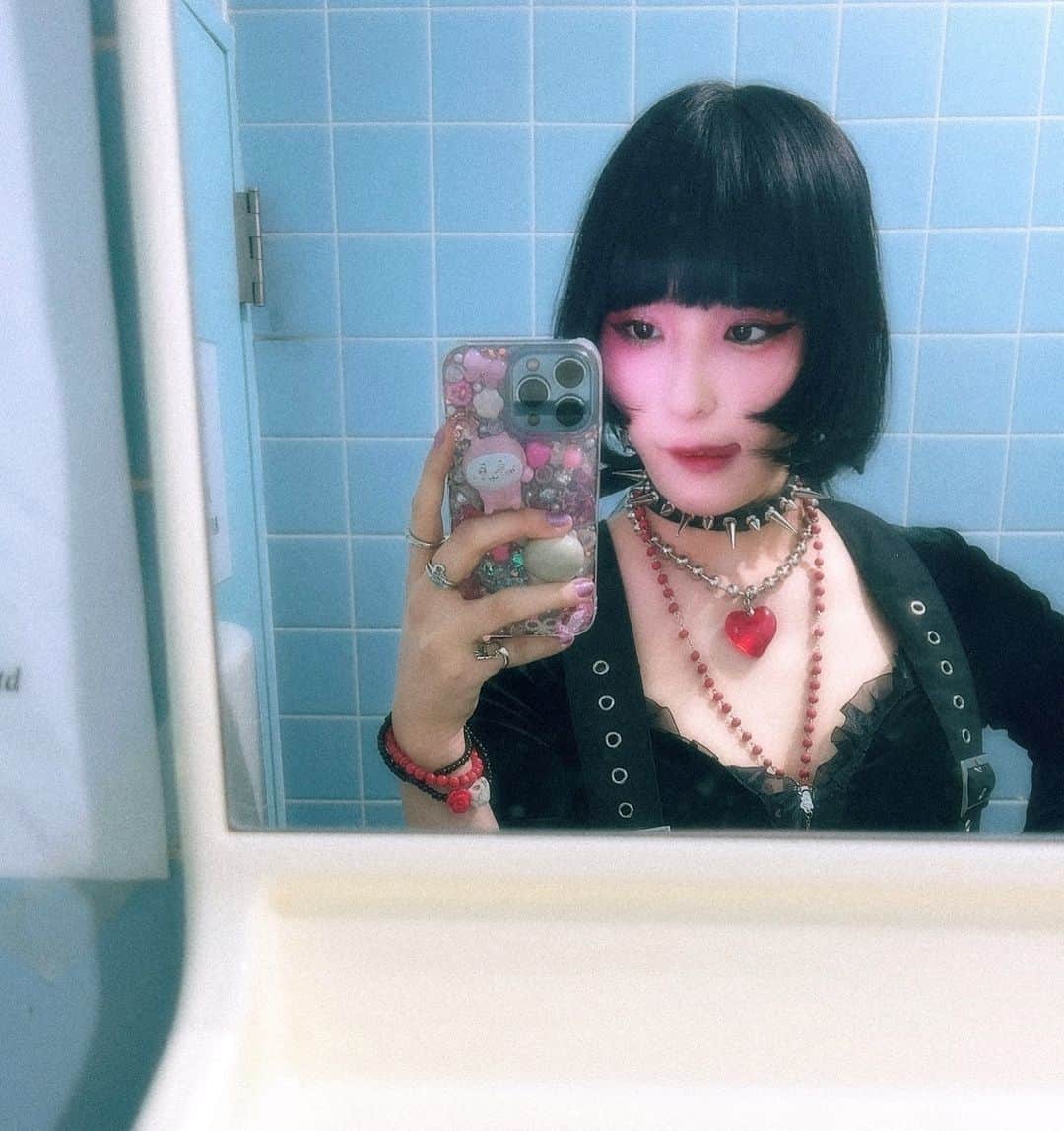 DAOKOのインスタグラム：「リハーサルはじまってます🔴QUBIT初ライブに向けて全力疾走中‼︎12/7(木)代官山UNIT 19:00 STARTです。」