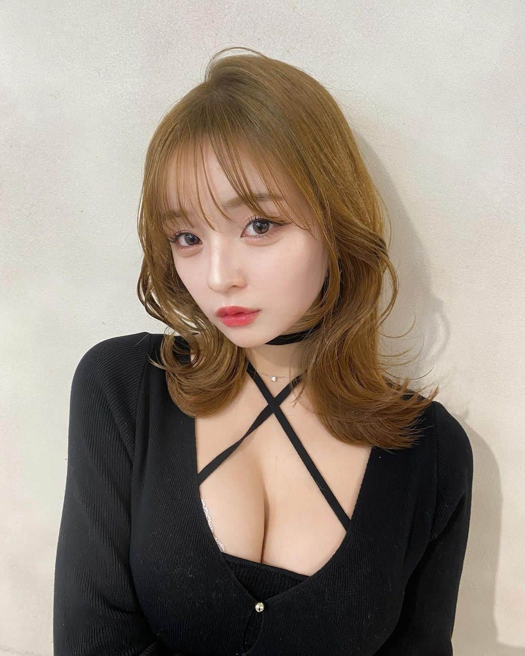 白石佑梨亜のインスタグラム：「ヘアメンテしたよ~(🎀ơ ᎑ ơ)  オリーブベージュカラーにしてもらったよ👼🦋」