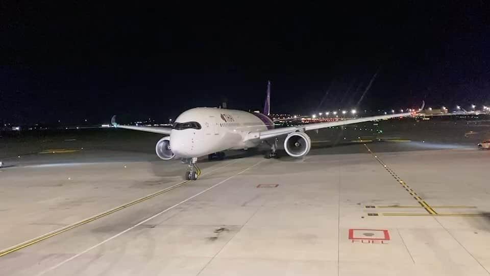 タイ航空のインスタグラム：「Touching down in the enchanting city where East meets West, Thai Airways spreads its wings over Istanbul skies on this historic December 2nd, 2023, journey. 🌏✈️   #thaiairways #smoothassilk #istanbul #Türkiye #ThaiAirwaysIstanbulAdventure #flyTHAIToIstanbul」